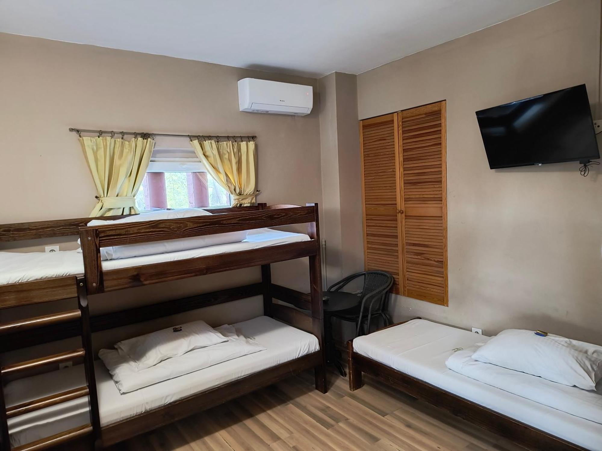 Green Hostel Wroclaw Przy Zoo Exterior foto